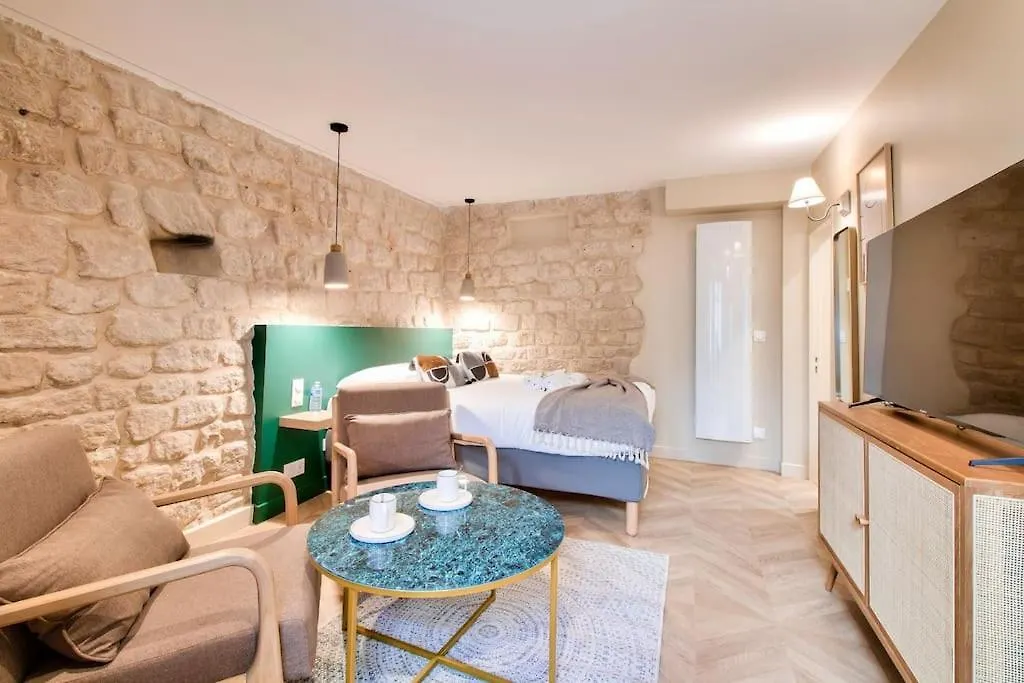 Cozy Apartement Heart Of Montmartre & Historic Paris Apartment