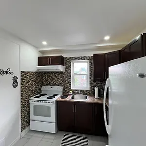 #1 Convvy-nient Residence! Homestay Toronto